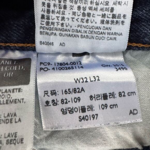 Levi's 501 Women's Original Denim Fray Short in Medium Dark Size W32 L32 - Picture 3 of 4